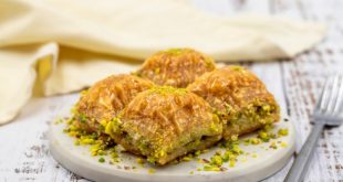 بقلاوة على الطريقة اليونانية