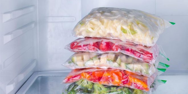 ما مدى خطورة الأطعمة المجمدة؟.. اعرف الإجابة