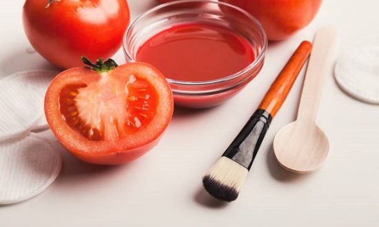 وصفات طبيعية للعناية بالبشرة من الطماطم.. للتفتيح والتخلص من التجاعيد