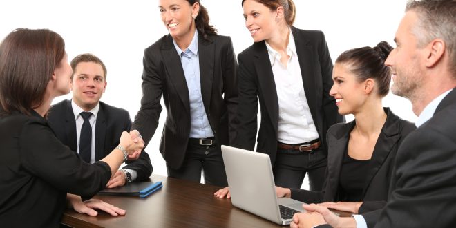 إتيكيت الاعتذار بين الأصدقاء وزملاء العمل