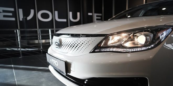 بدء مبيعات سيارة Evolute i-PRO الروسية الكهربائية الجديدة