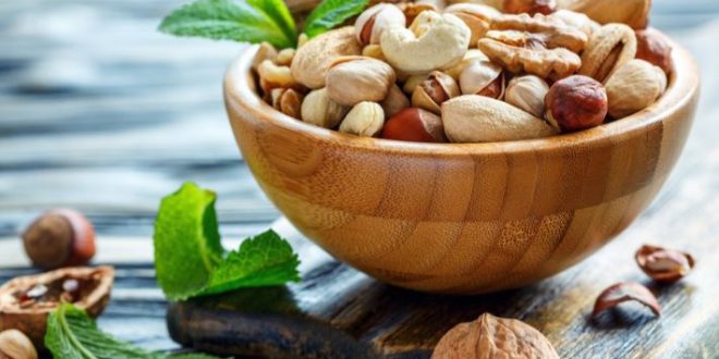 تناول المكسرات فى الصباح لتنظيم ضغط الدم والسيطرة على الكوليسترول