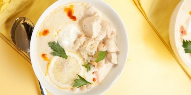 شوربة الدجاج مع الزبادي