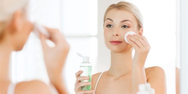 طرق طبيعية لإزالة المكياج بدون استخدام مزيل الميكب