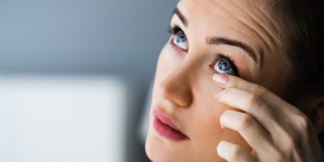 ما هي أسباب ظهور الذباب الطائر أمام العين؟