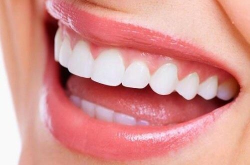طرق سهلة لتبييض الأسنان ببساطة.. تمتعى بابتسامة مشرقة