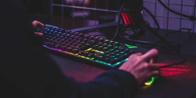 . أب يستأجر لاعبا محترفا ليهزم طفله مدمن ألعاب الفيديو