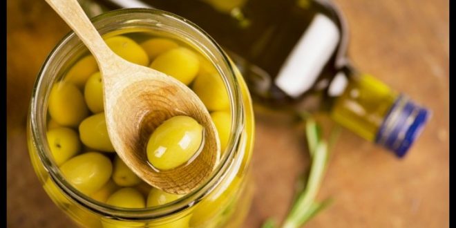 طريقة كبس الزيتون الأخضر
