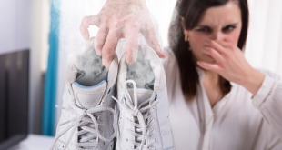 طرق التخلص من رائحة الحذاء الكريهة الناتجة عن الأمطار أو أسباب أخرى