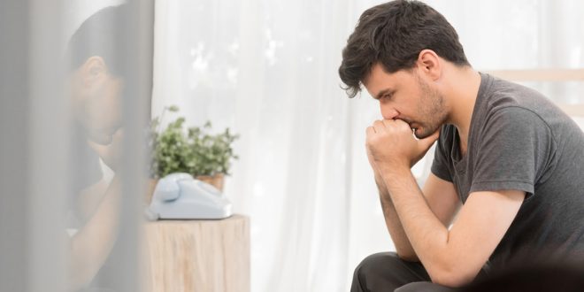 هل يمكن أن يسبب انخفاض هرمون التستوستيرون القلق والاكتئاب؟