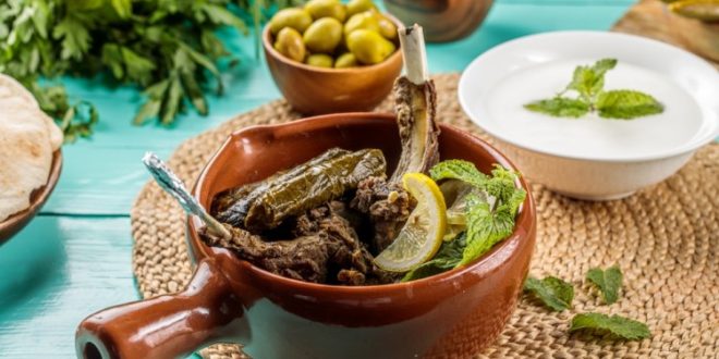 ورق عنب مع ريش اللحم