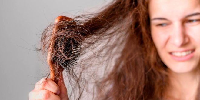 طرق لتجنب مشاكل تساقط الشعر فى الشتاء.. الابتعاد عن المياه الساخنة