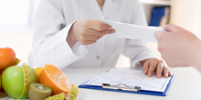 عادات تؤدي لعدم انخفاض نسبة الكولسترول المرتفع.. منها الدهون الخفية فى طعامك