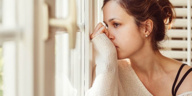 كيف يسبب القلق الشعور بالتنميل والوخز؟