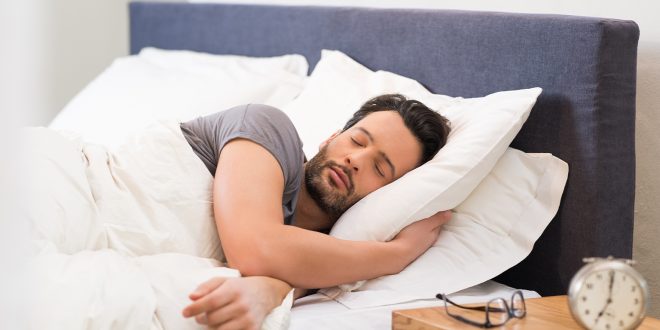 النوم مهم لفقدان الوزن.. نصائح تساعدك على مراقبة نوم حركة العين السريعة