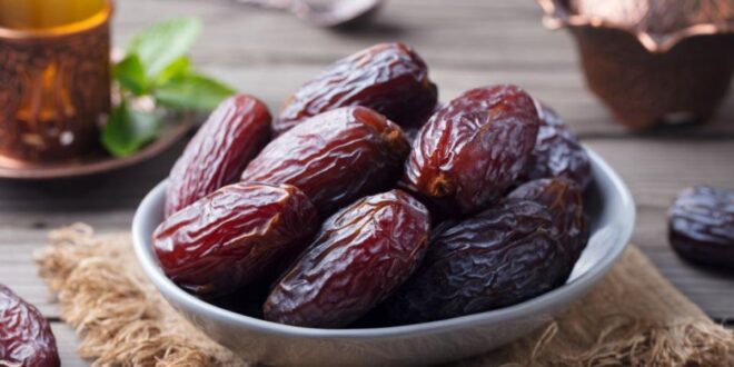 مع اقتراب شهر رمضان.. تعرف على فوائد تناول التمور