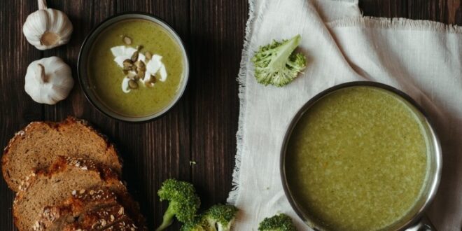 شوربة بروكلي بدون كريمة