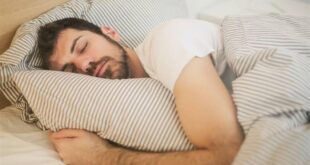 ماذا يحدث للجسم عند النوم بعد الإفطار؟- أضرار قد تهددك
