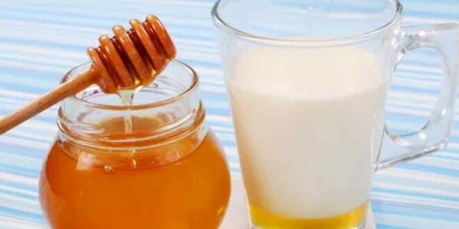 هل يساعد شرب كوب لبن ساخن بالعسل على النوم؟