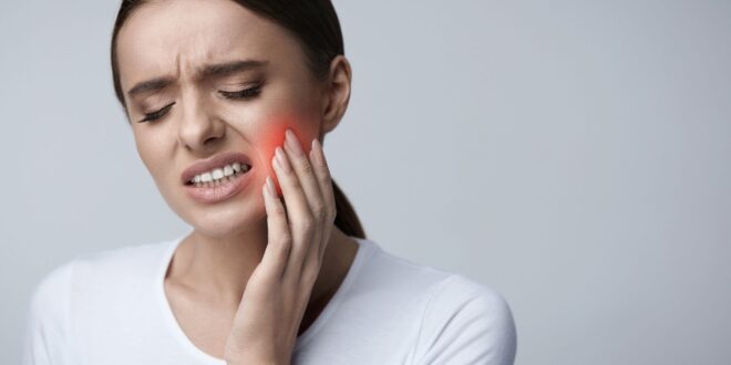8 طرق طبيعية للتخلص من وجع الأسنان.. أبرزها القرنفل وخل التفاح