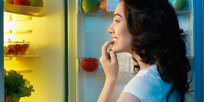 أسباب قاتلة تجعلك جائعًا دائمًا وتفرط في تناول الطعام