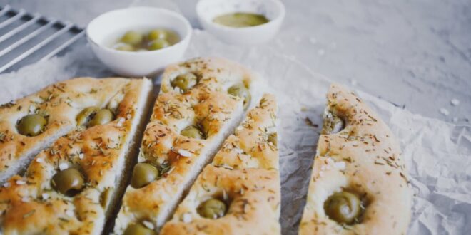 فطيرة الزيتون الأخضر