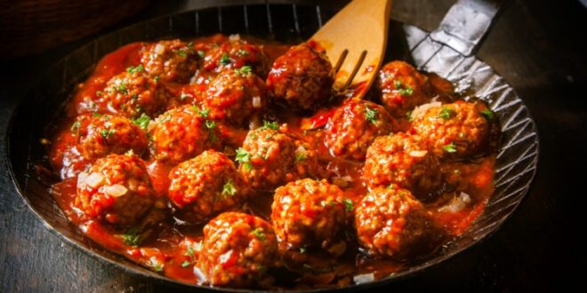كرات اللحم مع المارينارا صوص دايت