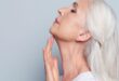 لو بتعاني من تجاعيد الرقبة.. 5 طرق مجربة لإزالتها