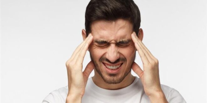 ما سبب حدوث الصداع في نفس الوقت يوميًا؟