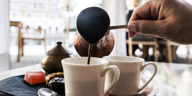 مخاطر الإفراط في شرب القهوة.. تعرف عليها