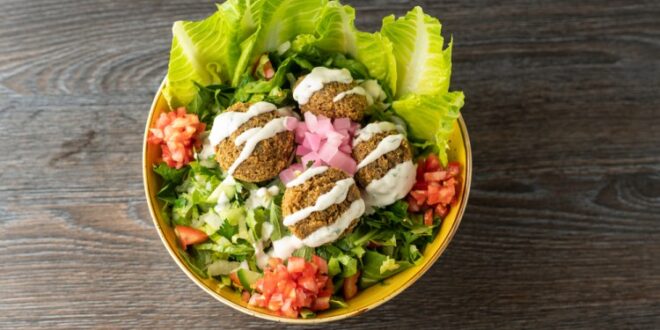 سلطة فلافل بالخضار