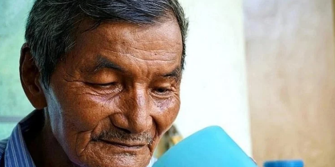فيتنامى يبلغ من العمر 80 عامًا يدعى عدم خلوده للنوم منذ 60 سنة
