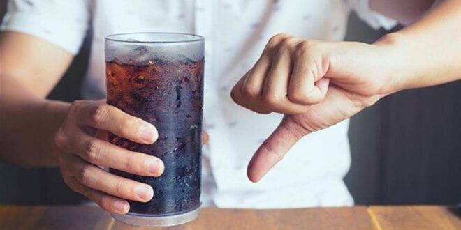 المشروبات الغازية تزيد من خطر الإصابة بسرطان الكبد لدى النساء