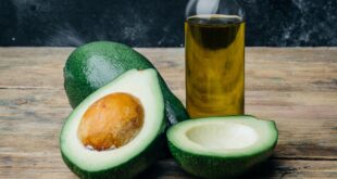 ترطيب وتنعيم وتغذية.. أبرز فوائد زيت الأفوكادو للشعر