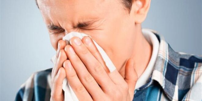 ما الفرق بين أعراض إنفلونزا الصيف وسلالة بيرولا؟