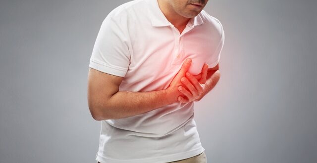 الطقس البارد يزيد خطر الإصابة بالنوبات القلبية.. اعرف السبب وطرق الوقاية