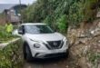 بسبب الـ gps.. سياح أمريكيون يعلقون بسيارتهم ببريطانيا في ممر يعود للعصر الفيكتوري