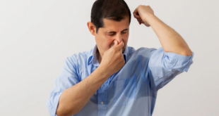 أسباب رائحة العرق الكريهة.. منها مشكلات صحية
