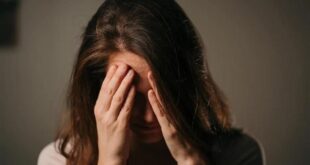 أسباب متعددة لألم الرأس عند الحركة- تعرف عليها