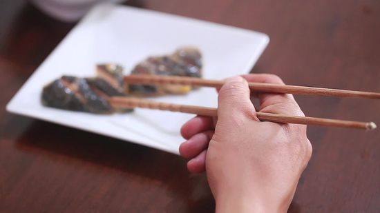 حالته أذهلت الأطباء.. فيتنامي يعيش 5 أشهر بعودي طعام داخل أنفه دون أن يعرف