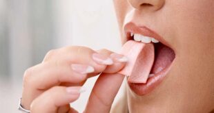 ماذا يحدث لجسمك عند مضغ اللبان يوميًا؟