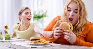 لماذا لا يجب عليك تناول العشاء بعد الساعة 9 مساءً؟