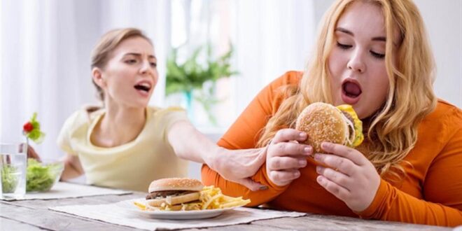 لماذا لا يجب عليك تناول العشاء بعد الساعة 9 مساءً؟