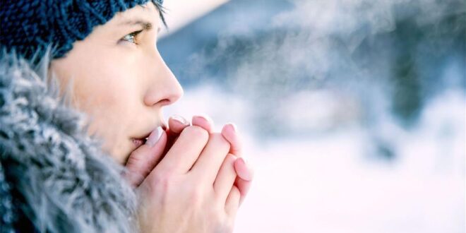 الشعور بالبرد باستمرار ينذر بإصابتك بهذه الحالة الصحية