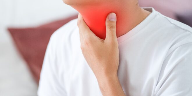 لماذا تستيقظ من نومك مع شعور بجفاف فى الحلق؟.. اعرف السبب والعلاج