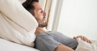 ماذا يحدث لجسمك عند النوم على ظهرك؟