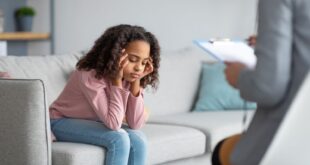 مراحل تمر بها بعد تعرضك لصدمة نفسية.. أولها الرفض والإنكار
