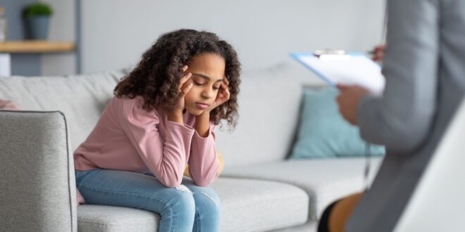 مراحل تمر بها بعد تعرضك لصدمة نفسية.. أولها الرفض والإنكار