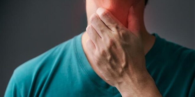 ألم الحلق.. كيف تعرف ما إذا كان عدوى فيروسية أم بكتيرية؟