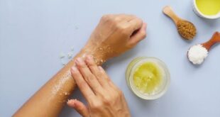 سكراب الزيت والسكر: سر البشرة الناعمة والمتوهجة طبيعيًا